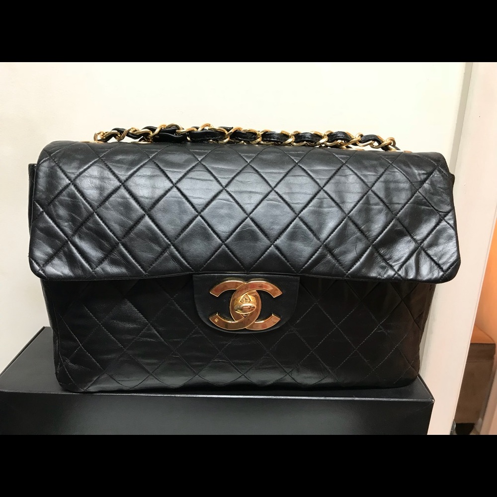 100% Authentic Vintage Chanel Maxi handbag
